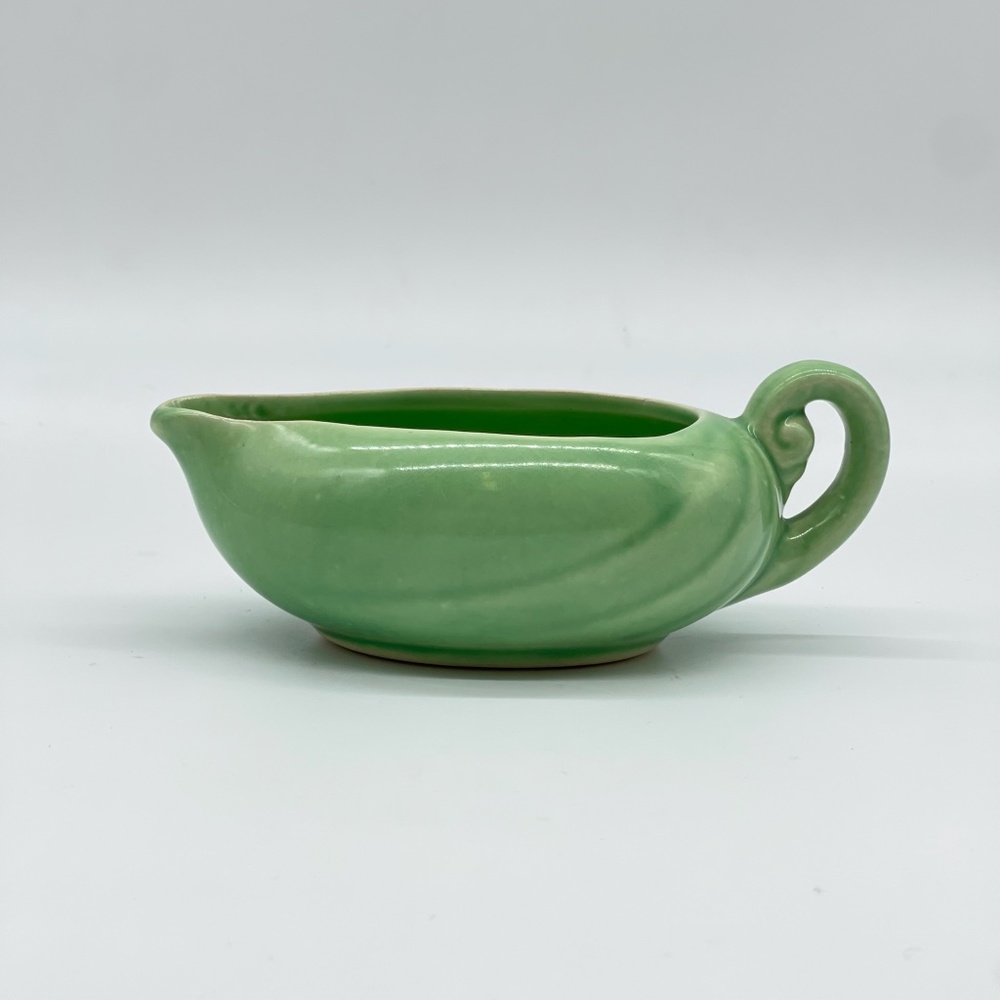 RARE 1940s Vintage Cronin Sevilla Green Flat Creamer Line Design